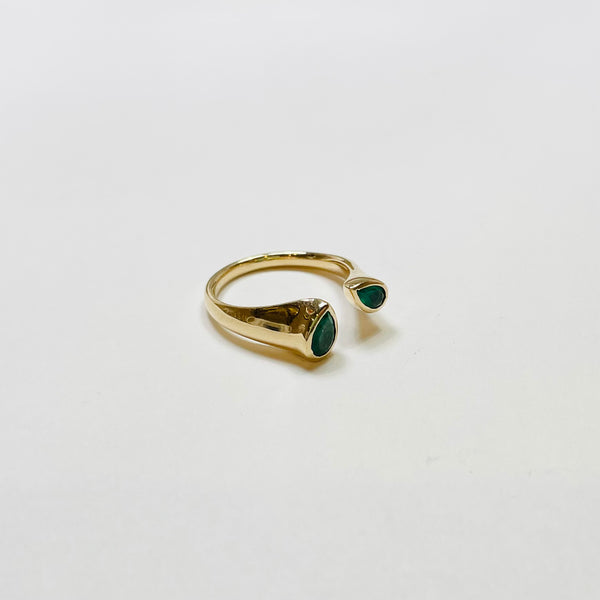 emerald claw ring