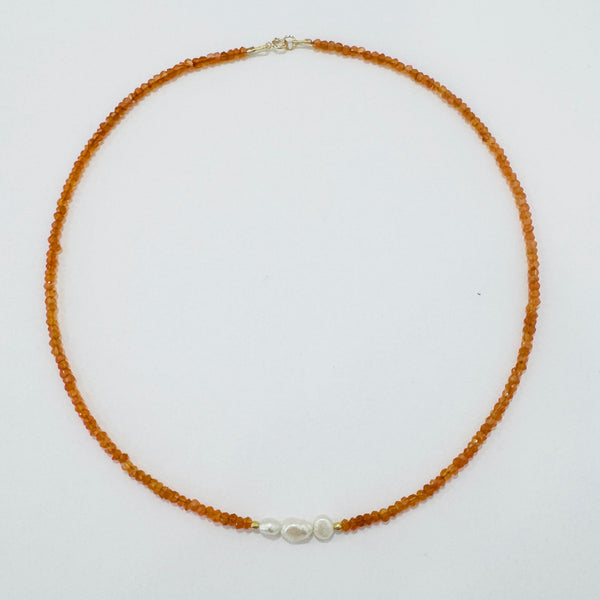 pearl focal delicate necklace