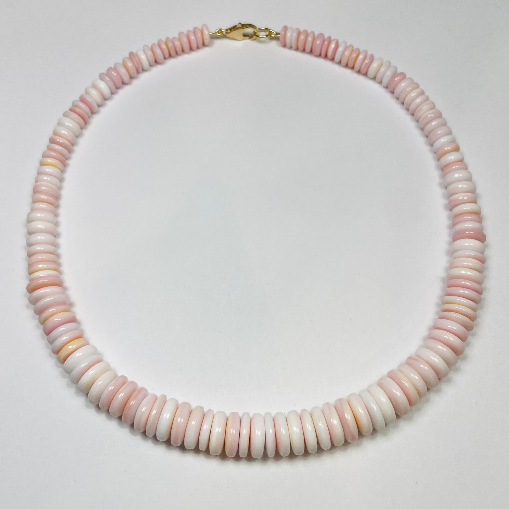 pink conch graduated necklace