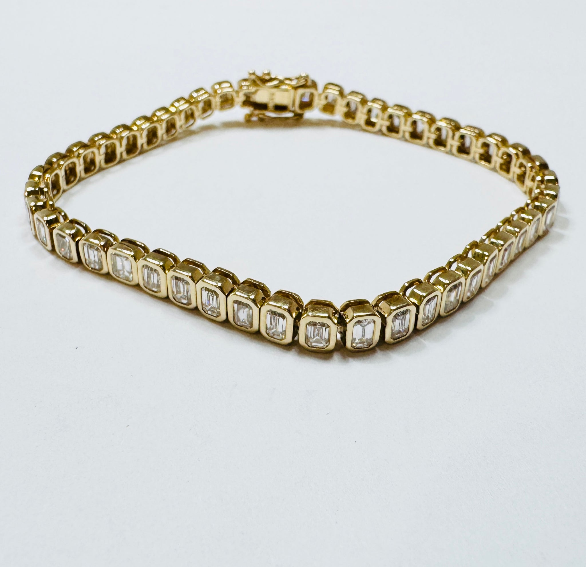emerald cut diamond bracelet