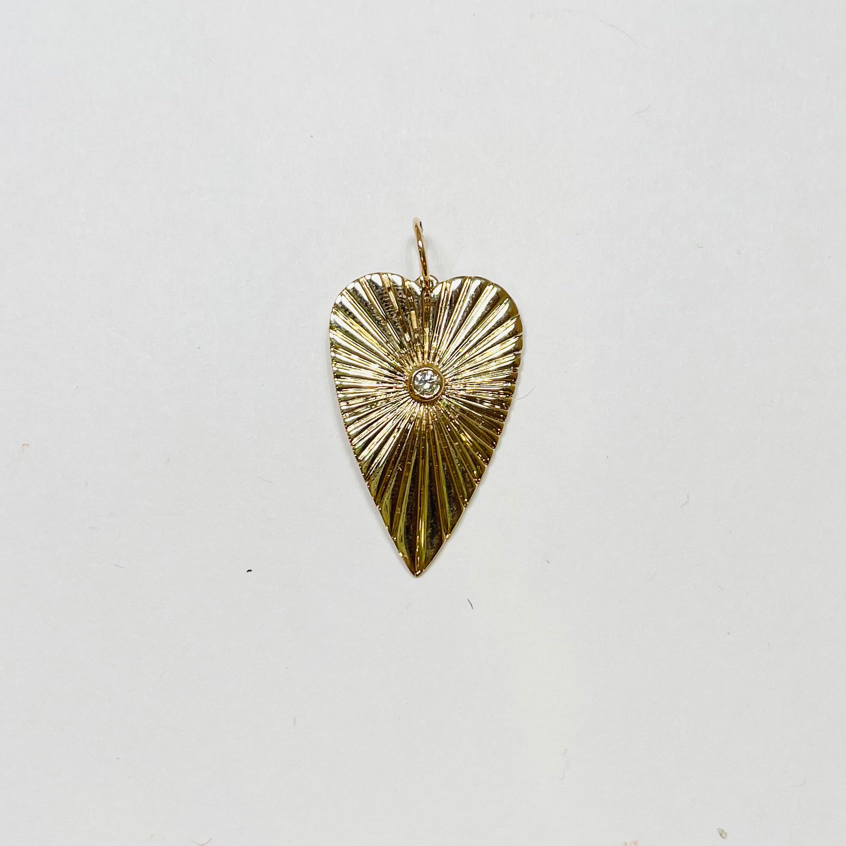 fluted heart pendant