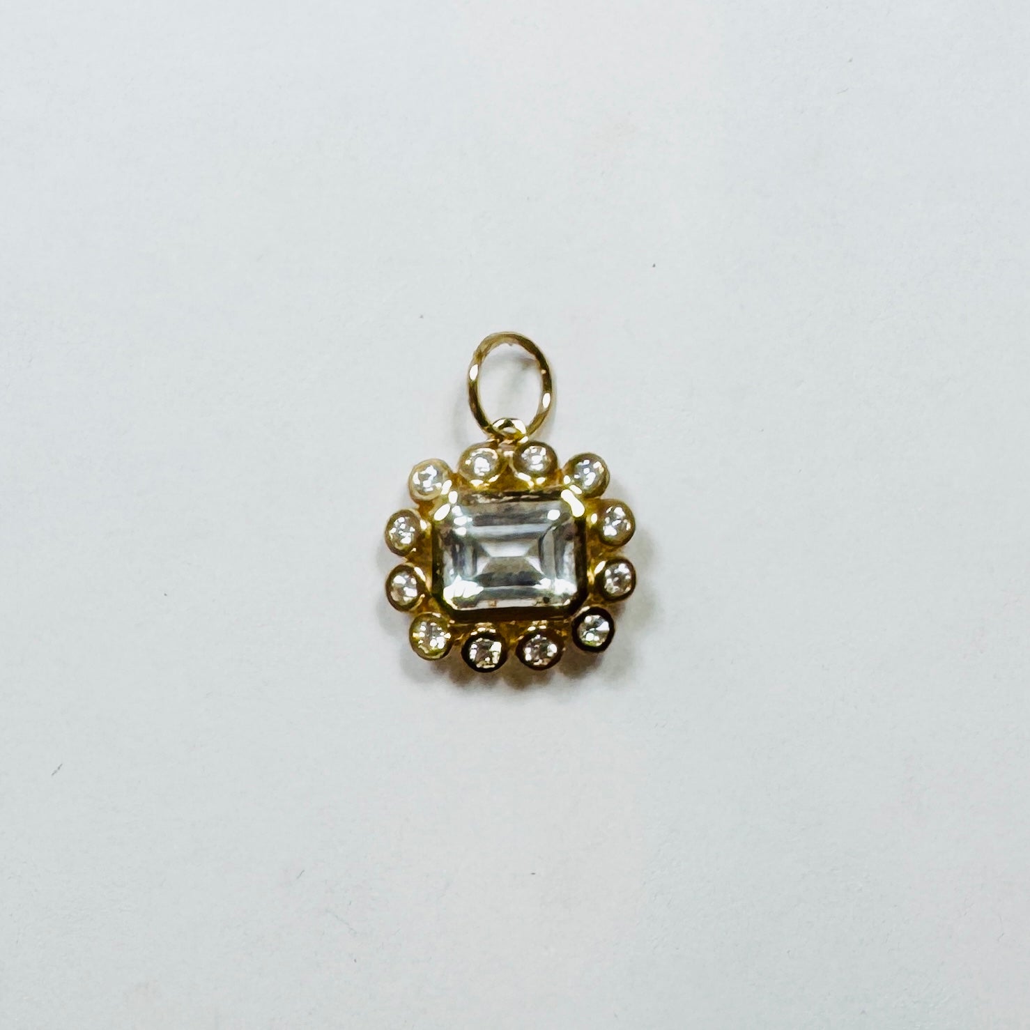 topaz flower pendant