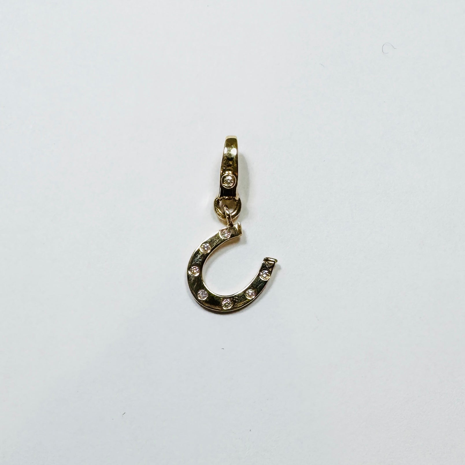 horseshoe hinged bail pendant
