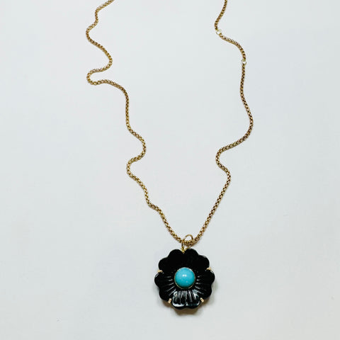 Onyx flower on box chain