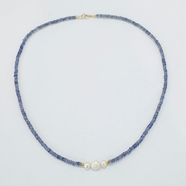 pearl focal delicate necklace