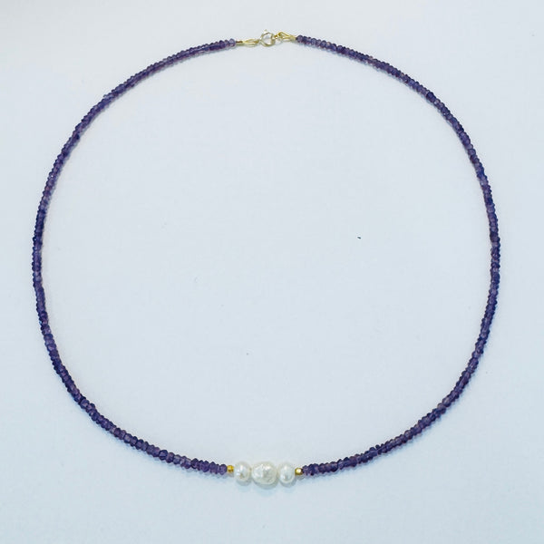 pearl focal delicate necklace