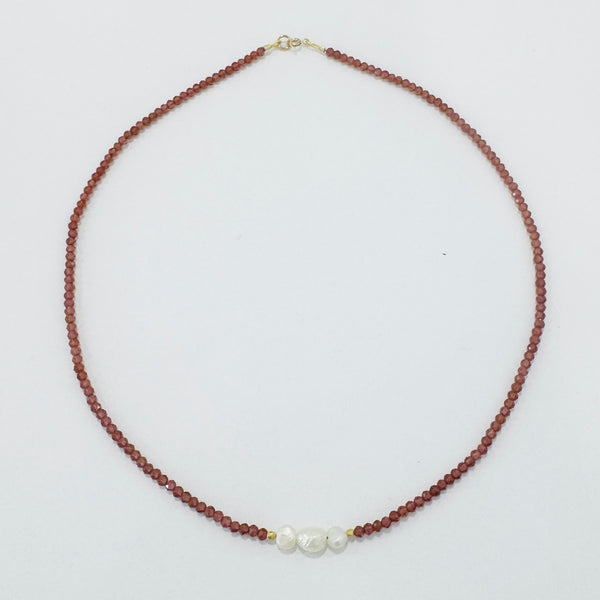 pearl focal delicate necklace