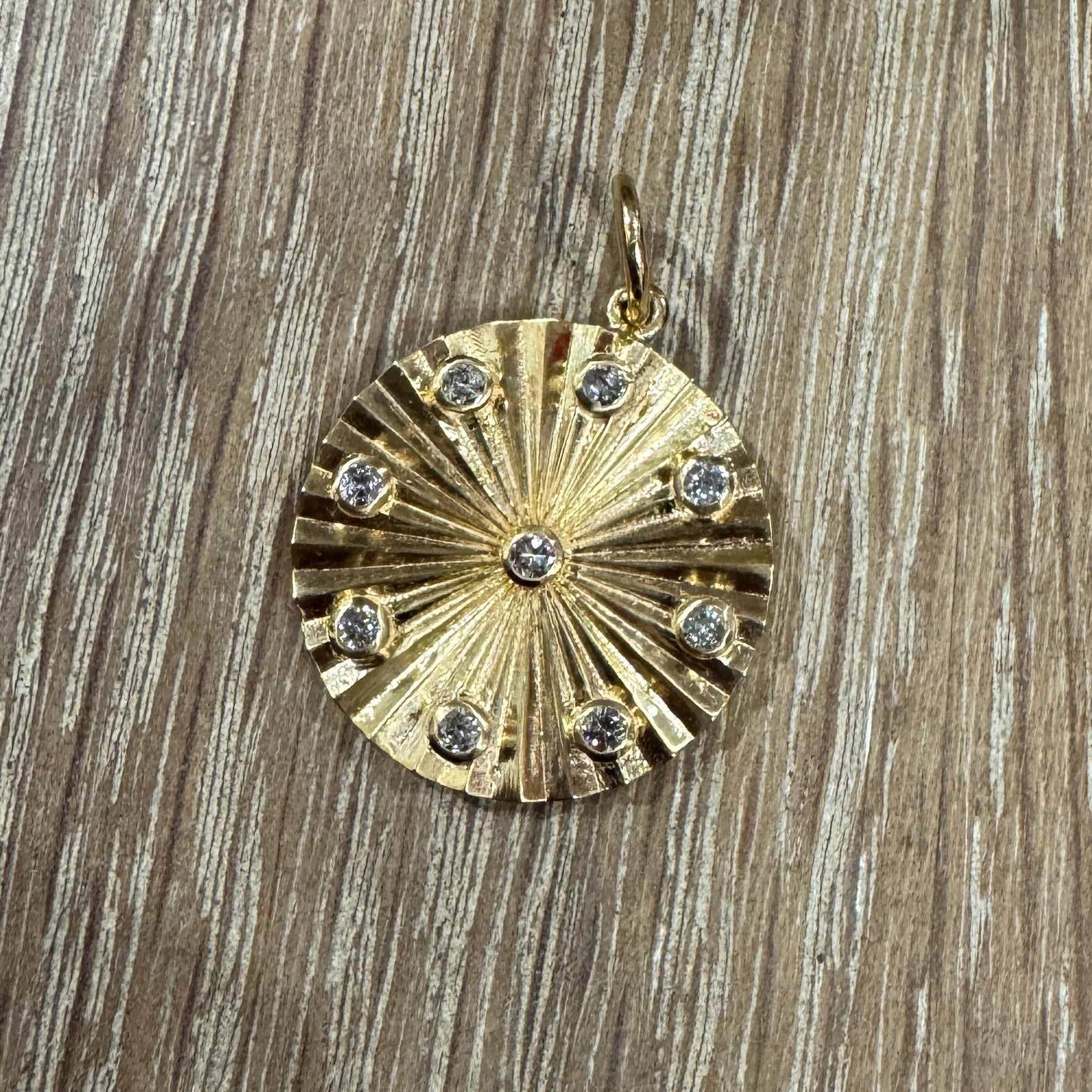 fluted diamond medallion pendant