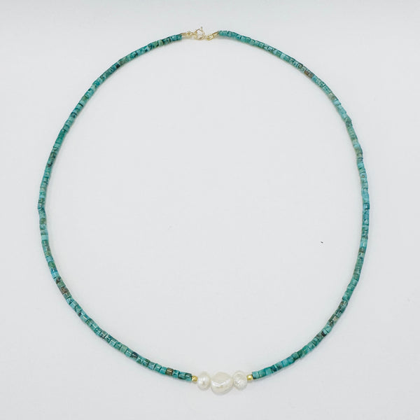 pearl focal delicate necklace