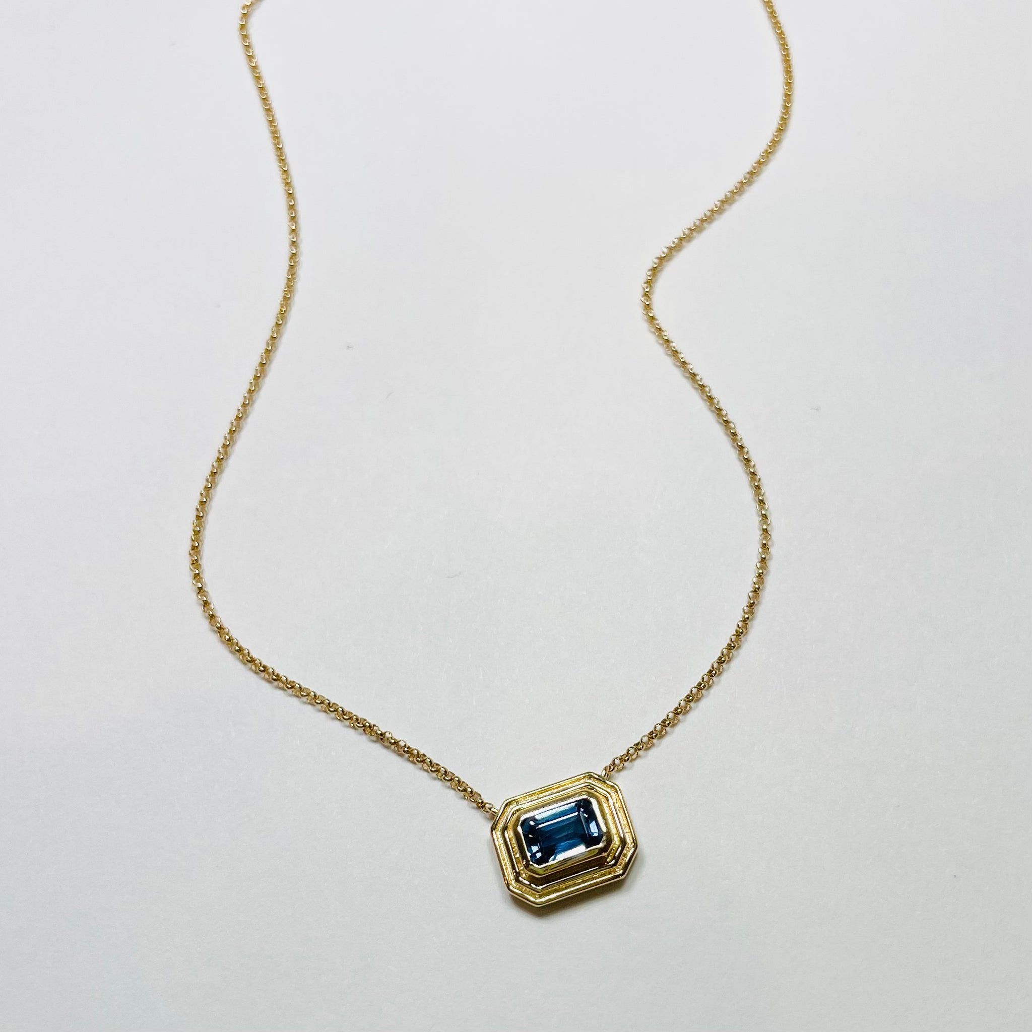 stepped bezel set blue sapphire necklace