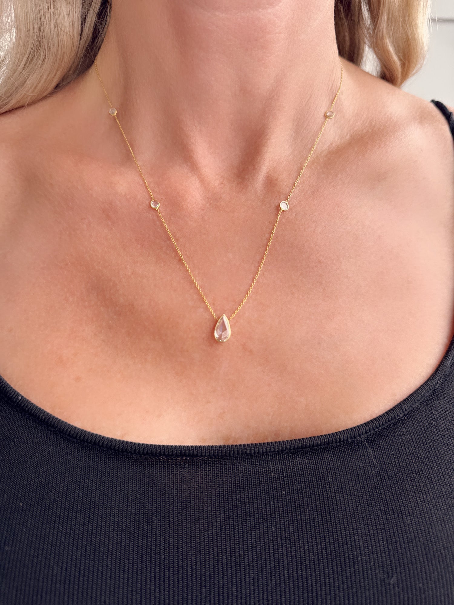 single stone pear shaped diamond necklace