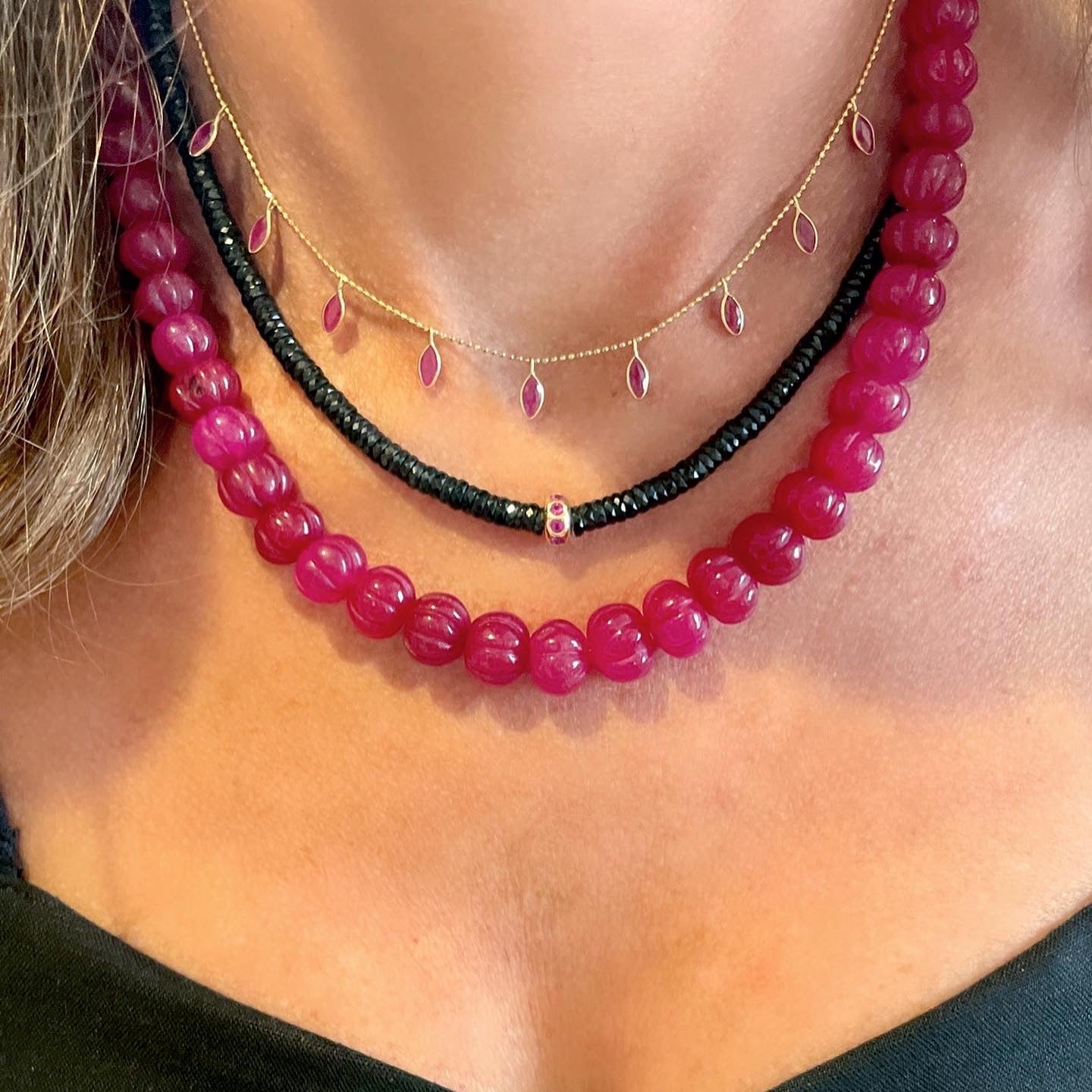 onyx necklace with ruby barrel