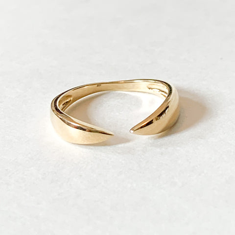 gold claw ring