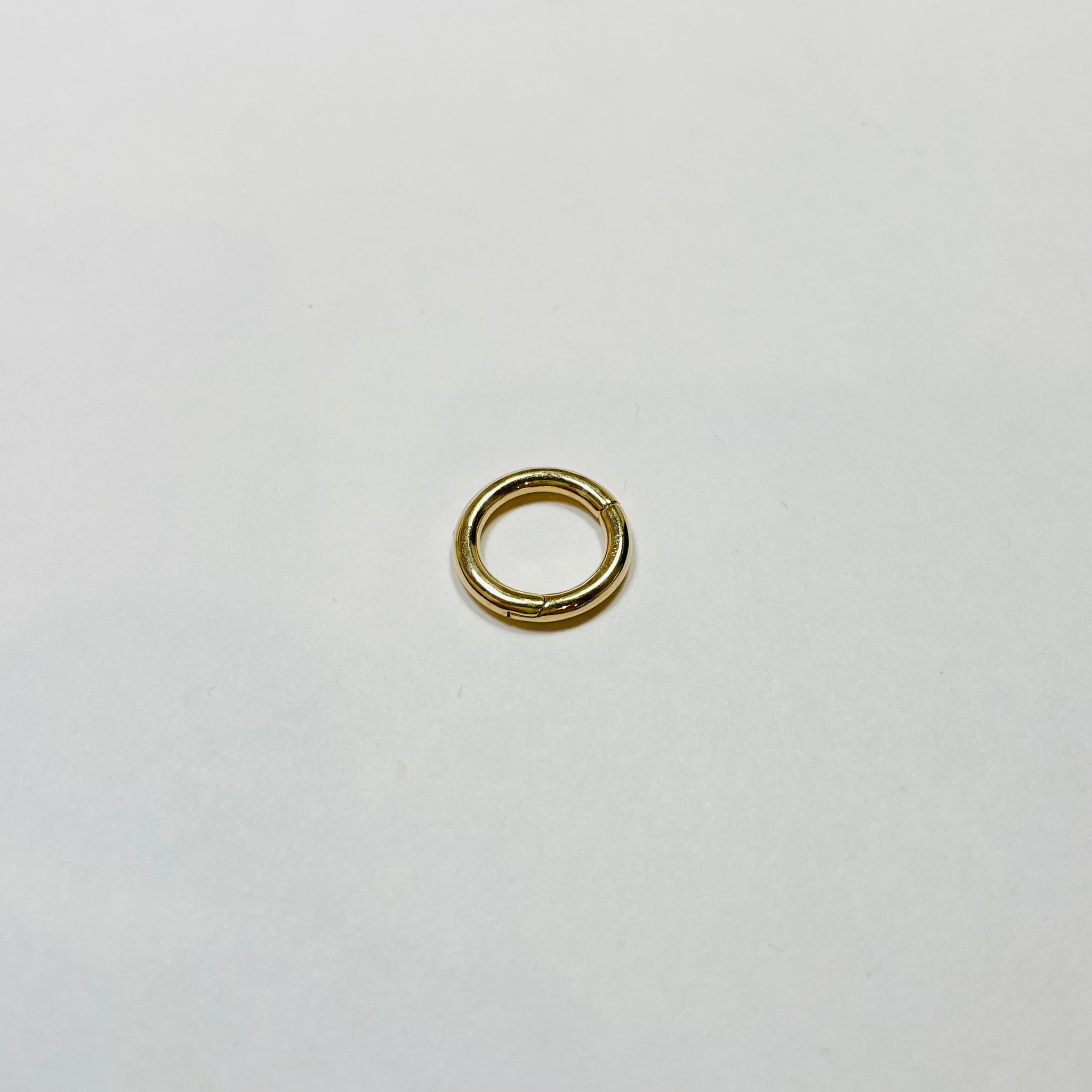 gold round connector